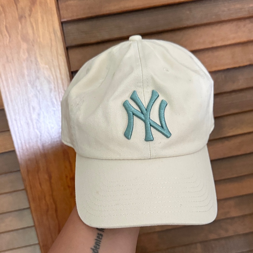 Yankees Cream Baseball Cap with Teal Logo Hat